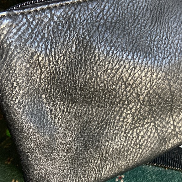 Michael Kors wristlet NWOT 3 zippered sections long shoulder strap included - Picture 11 of 12